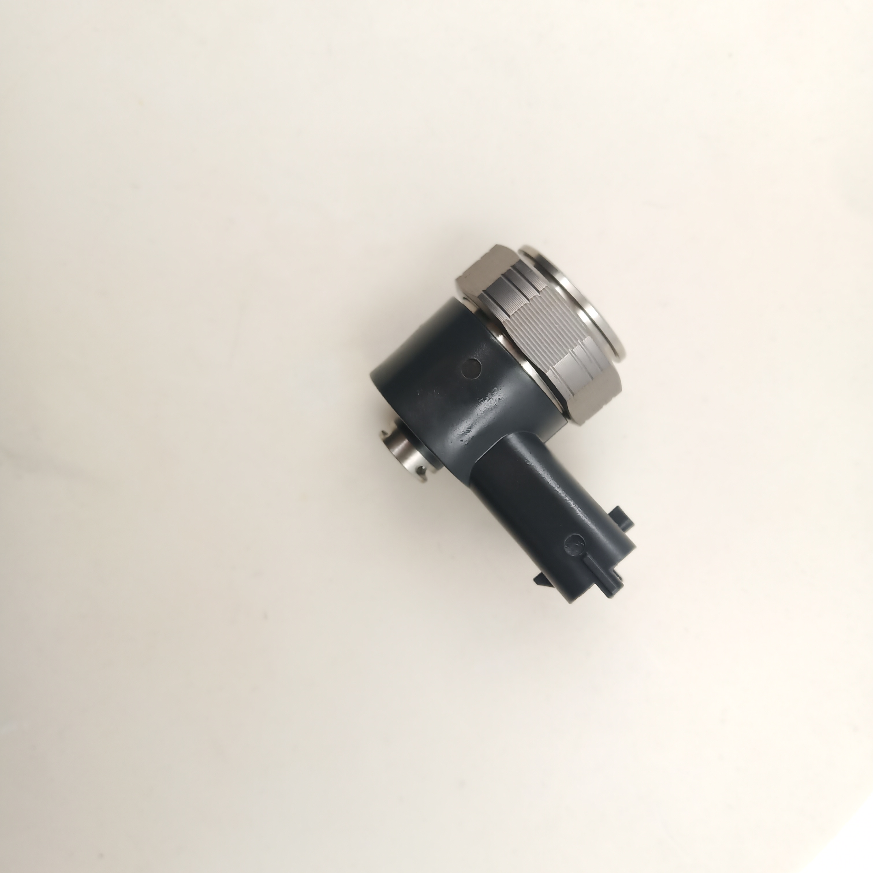 Top Quality New Diesel Fuel Injector Valve F00VC30318 Common Rail Injector Assemblies Solenoid Valve F00VC30319