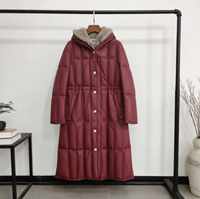 Nouveau manteau en cuir matelassé pour femme avec capuche et bordure en fourrure de vison pour l'hiver
