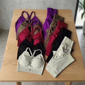 Ensemble de yoga pour femmes, couleur unie, soutien-gorge à bretelles croisées, leggings taille haute, respirant, sans couture, ensemble 2 pièces longueur intégrale - Product Image 2