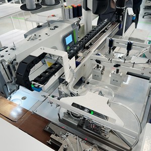 TOPSEW TS-F158 Machine automatique polyvalente tout-en-un pour la bordure des manches, finition en une seule étape pour les sous-vêtements thermiques et les tricots - Product Image 2