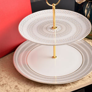 Soporte de pastel de cerámica de 2 niveles con patrón geométrico de lujo, bandeja de postres de porcelana con borde dorado y caja de regalo para el té de la tarde. - Product Image 4