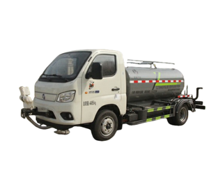 Camion de pulvérisation <span class=keywords><strong>vert</strong></span> certifié ISO 50m Pulvérisation 2500L Camion d'arrosage de réservoir - Product Image 6