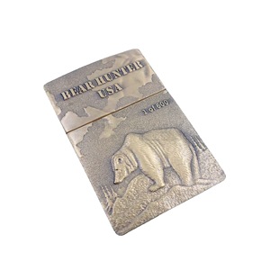 Briquet en alliage de zinc, design personnalisé de dessin animé, finition rouge et or, article cadeau décoratif - Product Image 5