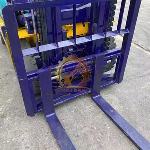 รถยกดีเซลสมรรถนะสูงสำหรับโรงงานผลิตและไซต์ก่อสร้าง รถยกดีเซล KUMATSU 2.5 ตันมือสอง - Product Image 5