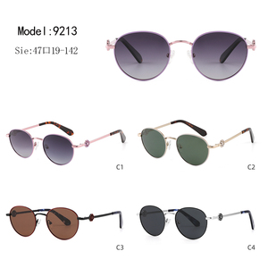 Gafas de Sol Ovaladas para Mujer, Montura Morada, Lentes Degradadas, 100% Protección UV, Estilo Moderno, Protección Solar para Adultos - Product Image 3