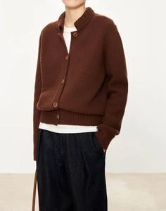 <span class=keywords><strong>Veste</strong></span> pull en <span class=keywords><strong>laine</strong></span> de style rétro pour femmes pour l'automne hiver petit bouton de revers Cardigan à aiguille épaisse avec motif imprimé solide - Product Image 6