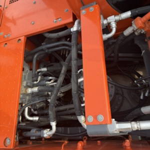 รถขุดขนาดเล็ก Doosan DX300LCA มือสอง 30 ตัน แบบตีนตะขาบ พร้อมเครื่องยนต์ เกียร์ ปั๊ม PLC นำเข้าจากเกาหลี พร้อมรายงานสถานะ - Product Image 3