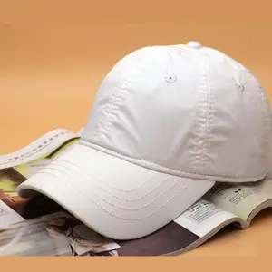 Leere Hüte mit individuellem Logo, wasserdichte, schnell trocknende 6-Panel-Baseballmützen aus Baumwolle/UV SPF 50 Running Cap