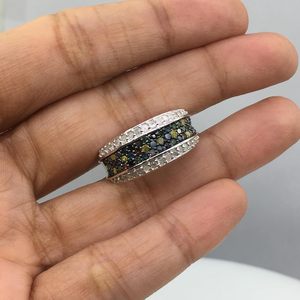 Bague en diamant blanc et multicolore taille ronde Jewelspaark 0,94 carats en argent sterling 925, bijoux de fiançailles pour femmes - Product Image 4