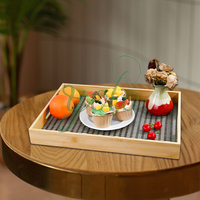 Plateau de service en bois de bambou de conception de nouveauté écologique avec poignées plateau de table basse pour le plateau de stockage de cuisine maison ou d'hôtel