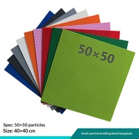 Plaque de base en plastique pour blocs de construction de petite taille, compatible avec les pièces d'assemblage, grande plaque de base pour briques murales, 50x50 trous, modèle DX5050