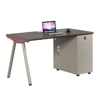 Poste de travail de bureau individuel moderne en bois avec cloison de séparation et bureau informatique, ensemble de mobilier personnalisable