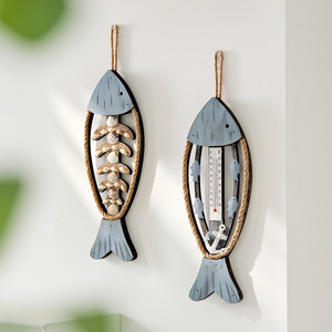 Termómetro de pared con diseño de pez mediterráneo, decoración de madera para sala de estar, decoración del hogar - Product Image 1