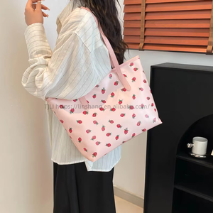 กระเป๋าถือแฟชั่นสุดฮิต น่ารัก หวาน ลายพิมพ์ PU  แบบมีซิป  กระเป๋าสะพายไหล่สำหรับผู้หญิง  จุของได้เยอะ เหมาะสำหรับเดินทางและใช้งานทั่วไป - Product Image 4