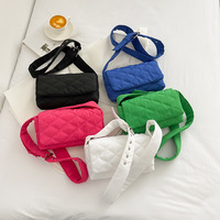 Tas Selempang Kain Quilted dengan Tali Lebar yang Dapat Disesuaikan, Kancing Magnetik, Tas Bahu Harian Wanita, Kantong Kosmetik, Logo Custom