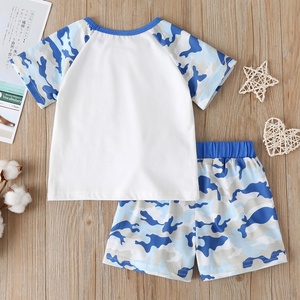 Conjunto de ropa de camuflaje para bebé, conjunto de dos piezas elástico de estilo coreano para niño y niña, camiseta y pantalones cortos de verano para niños - Product Image 2