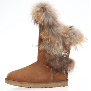 זמש עליון racoon פרווה מגפי עם צד כפתור - Product Image 1