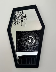 Miroir décoratif ovale/circulaire en bois de style gothique pour Halloween/Pâques/Saint-Valentin, décoration murale pour chambre à coucher et salle de bain - Product Image 1