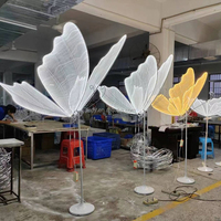 Lampe de sol papillon pour mariage, luminaire LED créatif en forme de papillon, accessoire idéal pour la décoration de centres événementiels et de fêtes de mariage