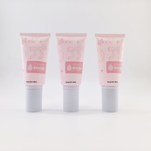 Contenants cosmétiques écologiques de 50 ml, tubes en plastique rose vides avec bouchon pompe finition mate pour tube de lotion - Product Image 1