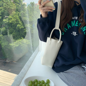 กระเป๋าโท้ทผู้หญิง สีดำ สีพื้น หัวเข็มขัดแม่เหล็ก ความจุขนาดใหญ่ ใช้ได้ทุกวัน - Product Image 2