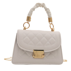 Bolsos Mini de Mujer para Verano 2026, Nueva Colección, Modernos y a la Moda, Acolchados, con Cadena, para Llevar al Hombro o Cruzados, Combinables con Todo, Forro de PU - Product Image 5