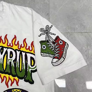 T-Shirt <span class=keywords><strong>Oversize</strong></span> di Alta Qualità a Maniche Corte 100% Cotone, <span class=keywords><strong>Abbigliamento</strong></span> Maschile con Scritta 'THAT'S AWFUL LOT of COUGH SYRUP' - Product Image 3