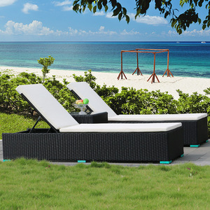 Chaise longue d'extérieur moderne et minimaliste sans accoudoirs en aluminium pour balcon, cour, piscine, plage, avec table basse - Product Image 2