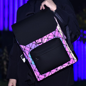Sac à dos réfléchissant haut de gamme pour homme, style décontracté et tendance, en polyester imperméable pour voyage et ordinateur portable - Product Image 4