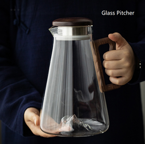 เหยือกแก้วโบโรซิลิเกตหนา 2100 มล. พร้อมหูจับไม้ สำหรับเครื่องดื่มร้อน/เย็น ชาเย็น - Product Image 2