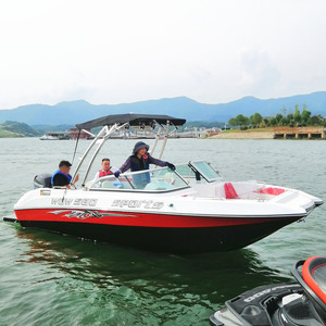 Bateau de sport à coque de 19 pieds pour 8 à 10 personnes, moteur en fibre de verre - Product Image 3