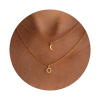 Article transfrontalier le plus vendu : Collier superposable parfait avec pendentif lune compact et raffiné en laiton plaqué or véritable, modèle X381