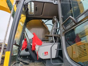 รถขุดตีนตะขาบ KOMATSU PC210 สภาพดีเยี่ยม เหมาะสำหรับงานก่อสร้างถนนในชนบท ใช้เครื่องยนต์ดีเซลสำหรับรถขุด - Product Image 6