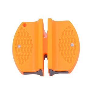 Aiguiseur de couteaux portable d'extérieur en plastique ABS, céramique et carbure de tungstène, design compact pour cuisine, camping, chasse - Product Image 4