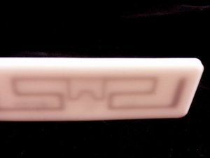 Étiquette de blanchisserie RFID intelligente étanche en silicone haute température UHF NFC adaptée aux processus de lavage et de repassage à usage intensif - Product Image 5