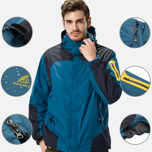 Factory <span class=keywords><strong>Outlet</strong></span> Keep Warm Fleece Tallas grandes Soft Shell Layeted Impermeable Ligero Cortavientos Chaquetas de lluvia a prueba de viento Unisex - Product Image 1