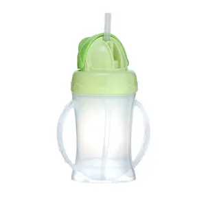 Matériau PP de sécurité Service OEM 240ML tasse à boire pour bébé tasse d'entraînement pour bébé avec poignée facile à saisir et paille en silicone