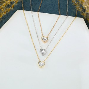 Collier cœur en or massif 18 carats avec diamant naturel : solitaire serti clos - Product Image 1