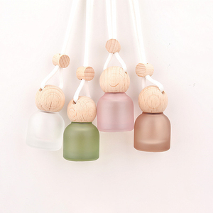 Pendentif <span class=keywords><strong>parfum</strong></span>é pour voiture 10 ml coloré - Flacon diffuseur d'aromathérapie pour voiture - Forme ronde - Product Image 4