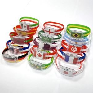 Bracelets en silicone personnalisés lumineux dans le noir pour événements, entrées de fête, avec lumière LED, en gros, pour supporters de football, sportifs - Product Image 4