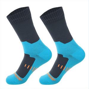 Chaussettes de randonnée imperméables, respirantes, écologiques et à séchage rapide pour la randonnée et le camping - Product Image 2