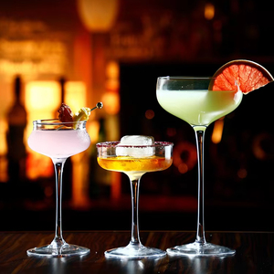 Ensemble de verres <span class=keywords><strong>à</strong></span> cocktail créatifs avec support en métal en forme de cerf, coupe <span class=keywords><strong>à</strong></span> martini <span class=keywords><strong>à</strong></span> <span class=keywords><strong>pied</strong></span> ondulé pour la gastronomie moléculaire et les bars - Product Image 2