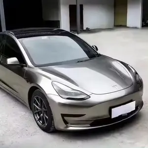 Pet sıvı metal gümüş araba vücut renk değiştirme PVC kendinden yapışkanlı parlak süper parlak gümüş araba renk değiştirme filmi