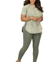 Ensemble décontracté d'été deux pièces pour femme, écologique et respirant, motif uni, en polyester, avec chemisier à manches courtes et short au-dessus du genou