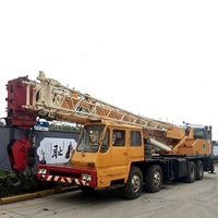 Grue mobile sur camion TADANO TL300E d'occasion de 30 tonnes avec système hydraulique d'origine, flèche complète de 33,5 m pour travaux de levage en construction