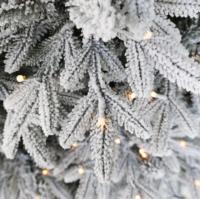 Vente en gros d'arbres de Noël blancs pré-éclairés en PE de 5/6/7/8 pieds pour un usage domestique, décorations d'arbres de Noël