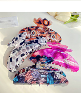 Fermagli per <span class=keywords><strong>capelli</strong></span> in plastica con stampa floreale, fermagli a forma di artiglio di squalo con motivo floreale estivo per donne con <span class=keywords><strong>capelli</strong></span> spessi - Product Image 2