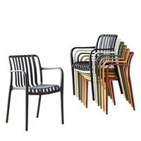Chaises de salle à manger d'extérieur empilables modernes Sukavina |   Chaises de patio en métal pour hôtel, villa, cour, jardin, terrasse, balcon, mobilier