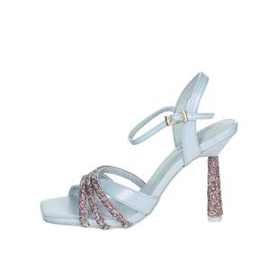 Sandalias de tacón para mujer Menbur 24790 con tiras de purpurina rosa y punta cuadrada - Product Image 1