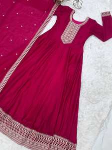 Robe évasée traditionnelle indienne TENNECY avec broderie miroir et ensemble dupatta en pure soie Vichitra infroissable pour les fêtes estivales – Excellent rapport qualité-prix - Product Image 6